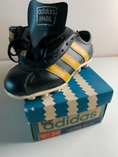 CHAUSSURES FOOTBALL ENFANT //