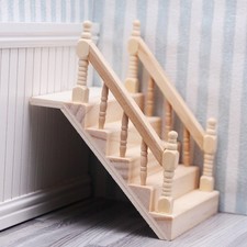 Mini escalier en bois, 2
