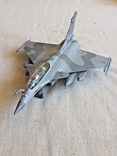 Avion miniature dassault - miniature,