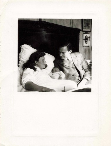 Old picture mom and baby - old,