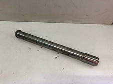 UN AXE DE BRAS OSCILLANT