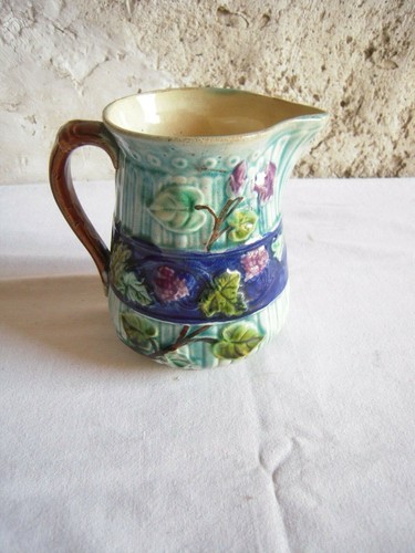 Ancien pichet barbotine - ancien, a