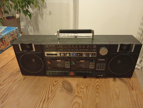 Poste radio cassette - cassette, style