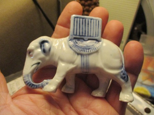 Petit eléphant porteur - porteur, d'inde