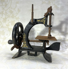 SEWING SEWING MACHINE CAST IRON MINIATURE ANTIQUE TOY CHILD ANTIQUE 19TH 19TH 19TH