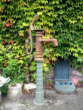 Pompe à bras en fonte