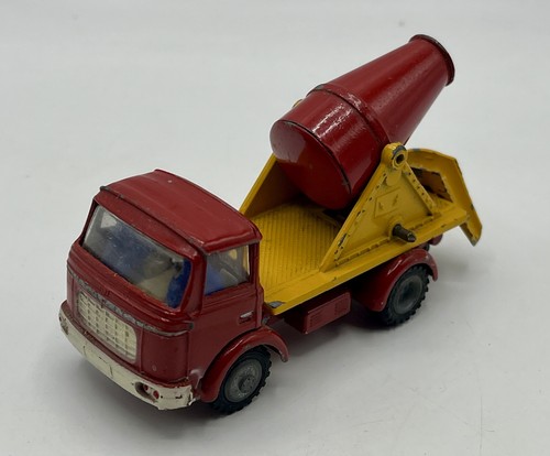Camion toupie béton berliet - béton,