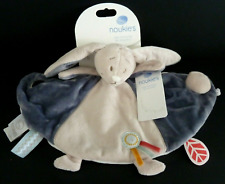 266.* DOUDOU PLAT NOUKIE'S LAPIN WAPI BLEU GRIS BEIGE COEUR NEUF AVEC ETIQUETTE