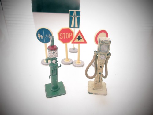 Dinky toys pompes a essence - toys, 2