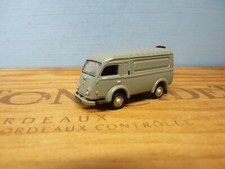 Universal Hobbies HO automobile Fourgon RENAULT 1000 Kgs décors réseau wagons 02