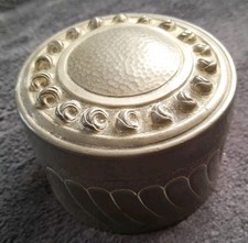 Ancienne boîte en étain