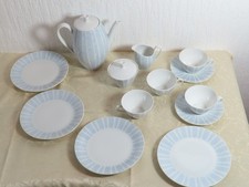 Service De Porcelaine Vintage