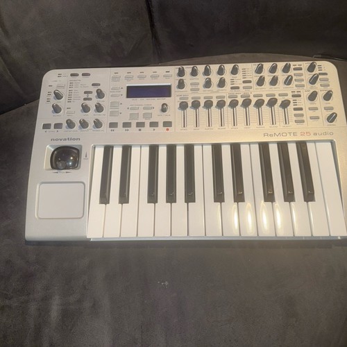 Novation station 25 - x-station,