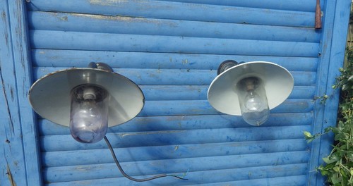 Anciennes lampes cour de - de,