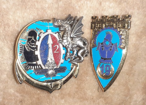 Lot pucelles insignes de - lot, 2