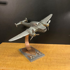 Ancienne maquette d'avion  art