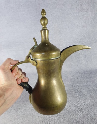 Ancienne cafetière arabe - , en