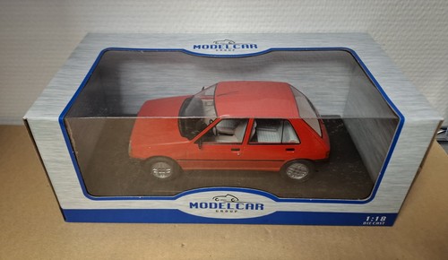 Peugeot 205 rouge - 205, 1/18