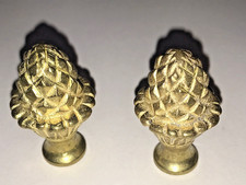 PIVE décor pediment bronze or