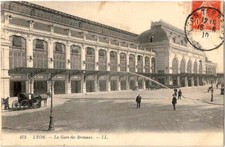 Old postcard - Lyon - La Gare des Brotteaux and a small job: the sprinkler.