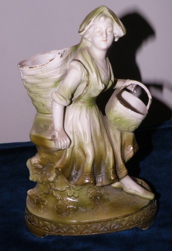 Statuette biscuit femme à - biscuit,,