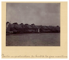 China, Boxer, Rivière Kao, Partie en Construction du Bund de la Gare Maritime vi