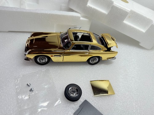 Saisir aston martin db5 - ,