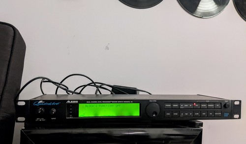 Alesis quadraverb with - quadraverb,