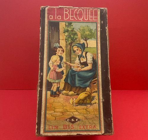 Antique haberdashery box - -,