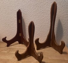 3 grands chevalets en bois
