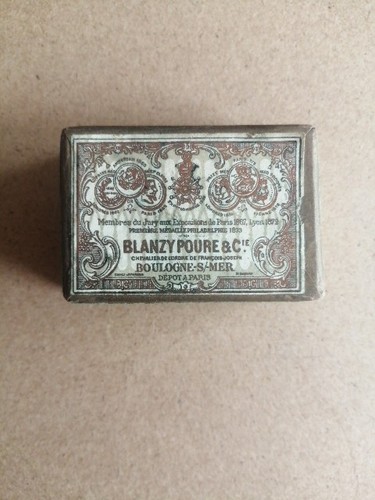 Boîte plumes pygmée - à,