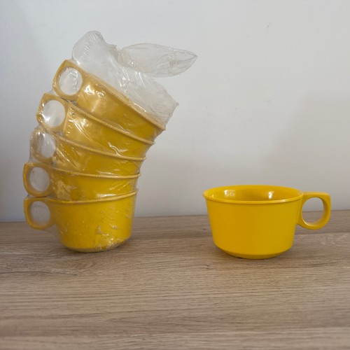 Tasses jaune mélanine - mélanine, rosti