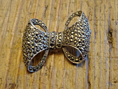 Ancienne broche marcassites