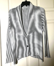 New without Tag ISSEY MIYAKE Black/White Pleated Wave Dot Illusion Jacket Size 2