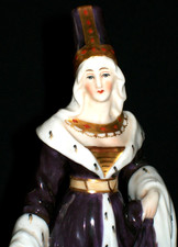 ANTIQUE GERMAN DECO DRESSEL KISTER MEDIEVAL LADY QUEEN DOLL PORCELAIN FIGURINE
