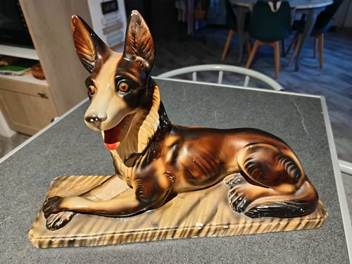 Statue chien couché - , en