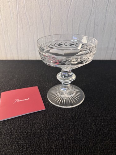 Coupe champagne modèle - à,