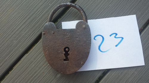 Très ancien cadenas en - 23/,