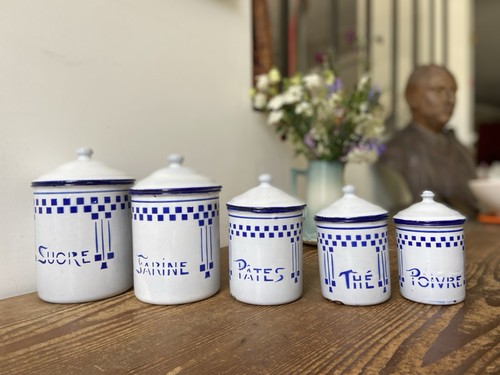 Série cinq pots émaillés - série,