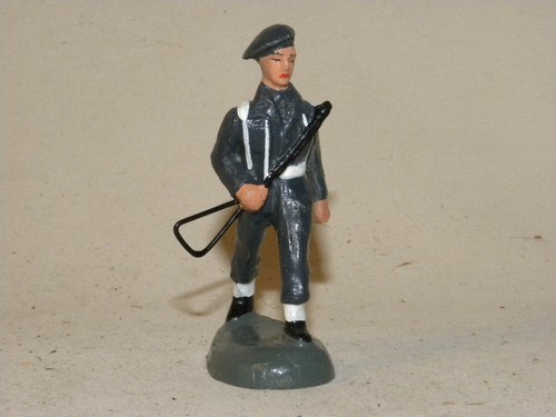 Figurine composition durso - en,