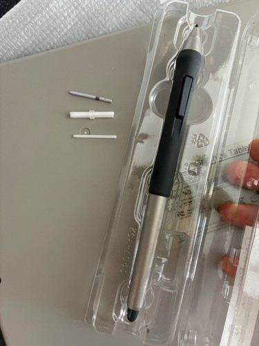 Intuos graphic tablet - graphic,