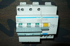 DISJONCTEUR TETRA NGT840