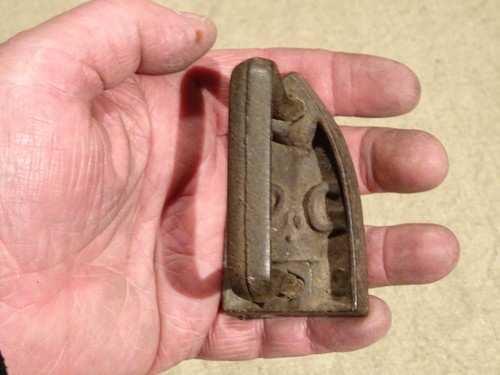 Ancien petit fer repasser - petit, à