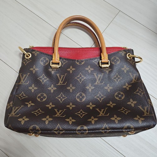 Louis vuitton hand - hand, bag
