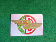 Plaque métallique décorative