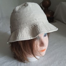 Bob unisexe beige "Crambes"