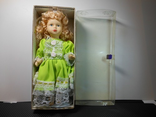 Rare poupée ancienne - rare,