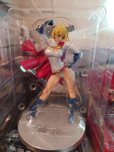 Belle figurine power girl - figurine,