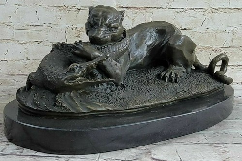 Handcrafted bronze lion - handcrafted,
