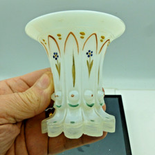 Vase en opaline Charles X  .